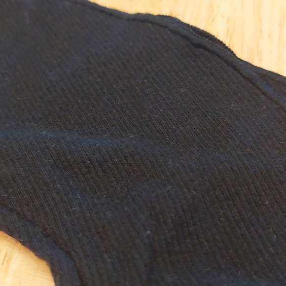 2/$15 EUC Black Off Shoulder Crop Top Size M - Picture 3 of 9